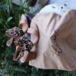 NIB Crown by Born tan and leopard real leather comfort sandals size 7/38